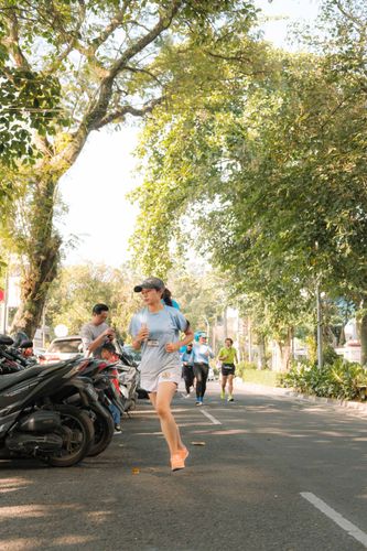 Race photo from Happy One Decade Unpad Runner