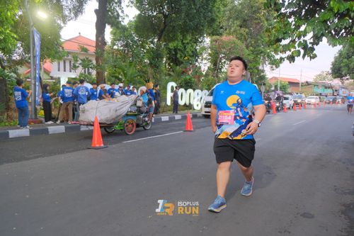 Race photo from Isoplus Run 2024 Surabaya