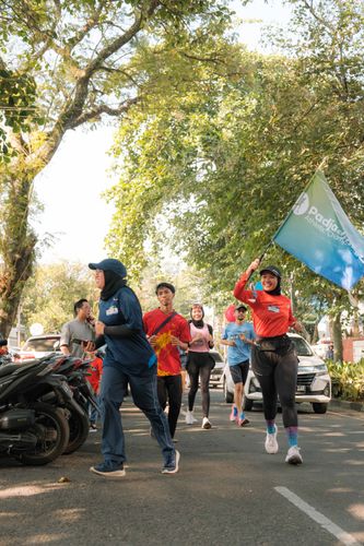 Race photo from Happy One Decade Unpad Runner