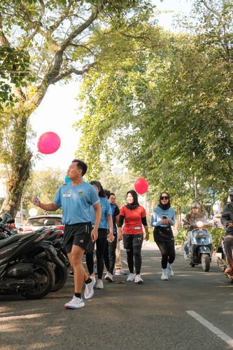 Race photo from Happy One Decade Unpad Runner