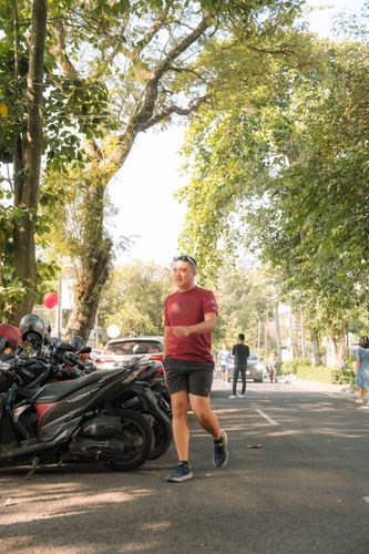 Race photo from Happy One Decade Unpad Runner