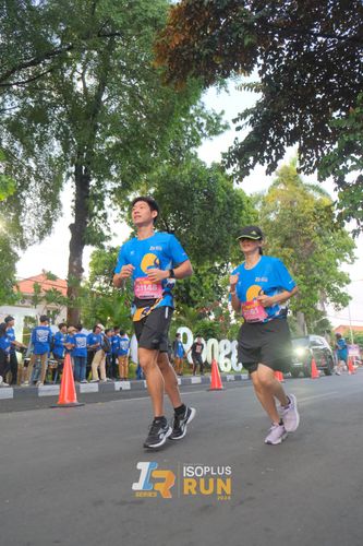 Race photo from Isoplus Run 2024 Surabaya