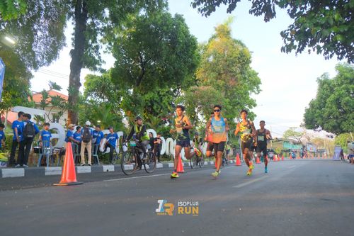 Race photo from Isoplus Run 2024 Surabaya