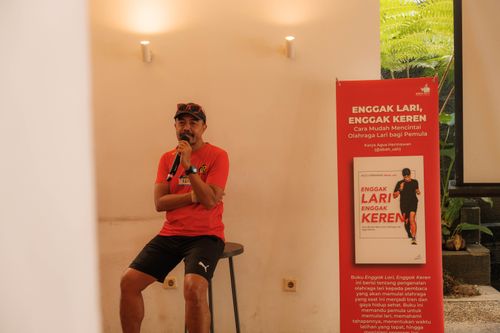Race photo from Happy One Decade Unpad Runner