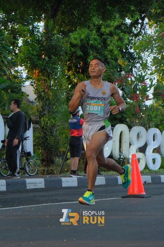 Race photo from Isoplus Run 2024 Surabaya