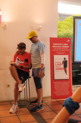 Race photo from Happy One Decade Unpad Runner