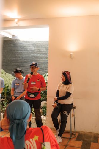 Race photo from Happy One Decade Unpad Runner