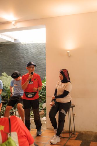 Race photo from Happy One Decade Unpad Runner