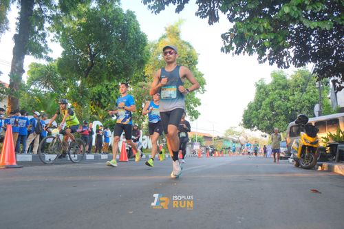 Race photo from Isoplus Run 2024 Surabaya