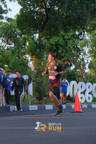 Race photo from Isoplus Run 2024 Surabaya