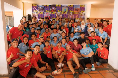 Race photo from Happy One Decade Unpad Runner
