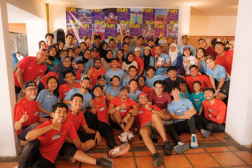 Race photo from Happy One Decade Unpad Runner