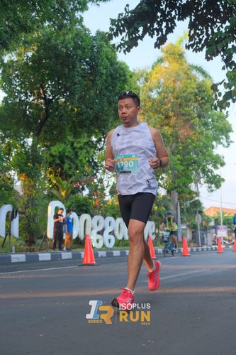 Race photo from Isoplus Run 2024 Surabaya