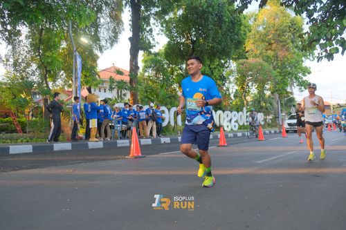 Race photo from Isoplus Run 2024 Surabaya