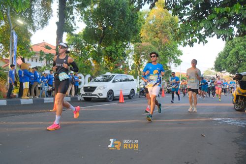 Race photo from Isoplus Run 2024 Surabaya