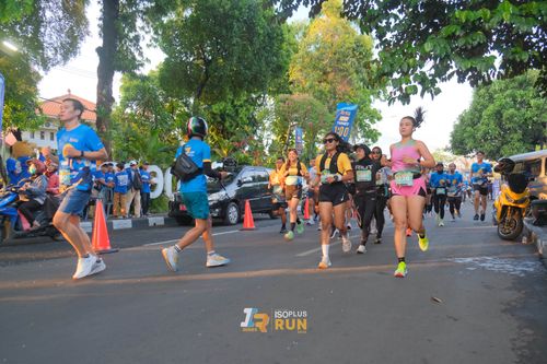 Race photo from Isoplus Run 2024 Surabaya