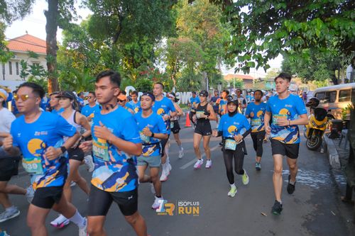 Race photo from Isoplus Run 2024 Surabaya