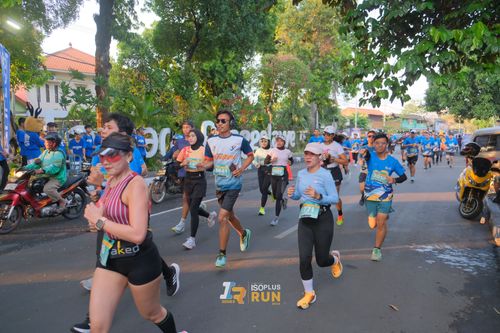 Race photo from Isoplus Run 2024 Surabaya