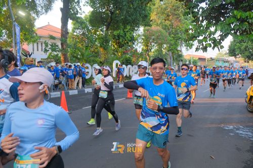 Race photo from Isoplus Run 2024 Surabaya