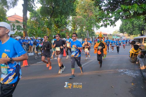 Race photo from Isoplus Run 2024 Surabaya