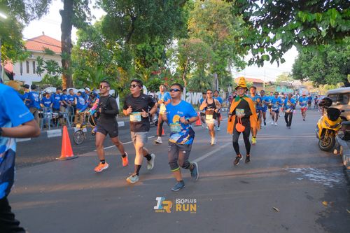 Race photo from Isoplus Run 2024 Surabaya