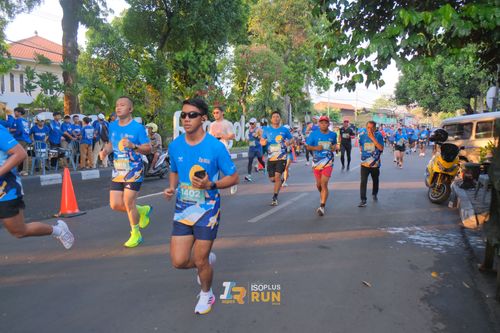 Race photo from Isoplus Run 2024 Surabaya