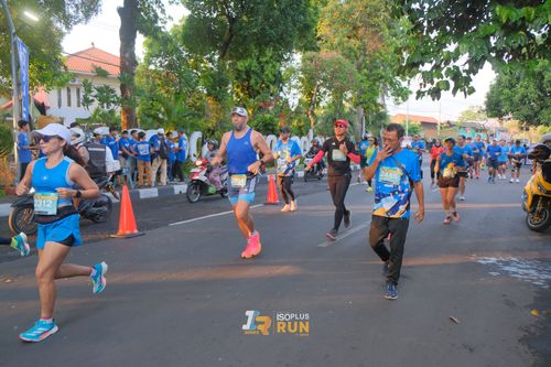 Race photo from Isoplus Run 2024 Surabaya
