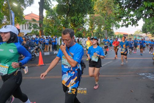 Race photo from Isoplus Run 2024 Surabaya
