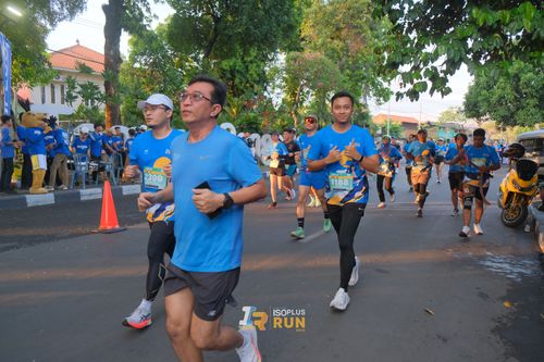 Race photo from Isoplus Run 2024 Surabaya