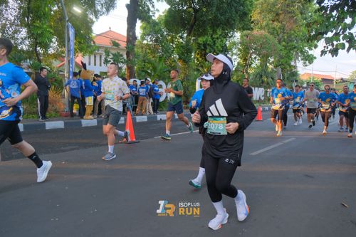 Race photo from Isoplus Run 2024 Surabaya