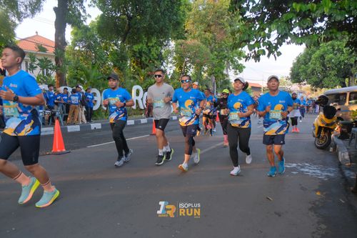 Race photo from Isoplus Run 2024 Surabaya