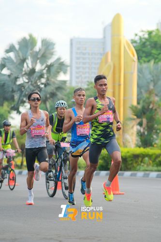 Race photo from Isoplus Run 2024 Surabaya