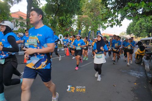 Race photo from Isoplus Run 2024 Surabaya