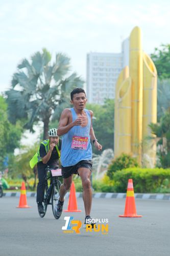 Race photo from Isoplus Run 2024 Surabaya