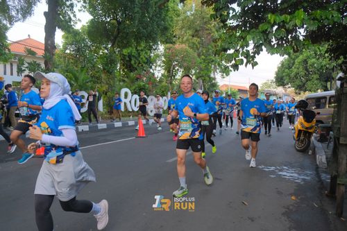 Race photo from Isoplus Run 2024 Surabaya