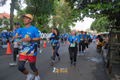Race photo from Isoplus Run 2024 Surabaya