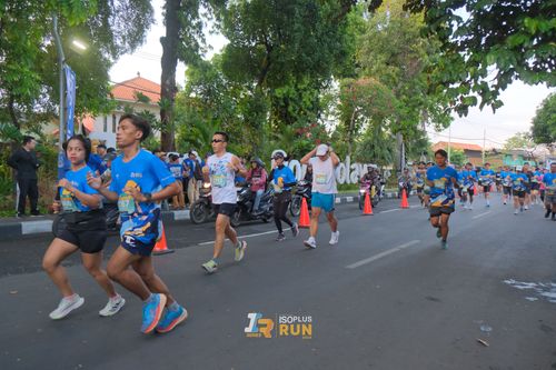 Race photo from Isoplus Run 2024 Surabaya