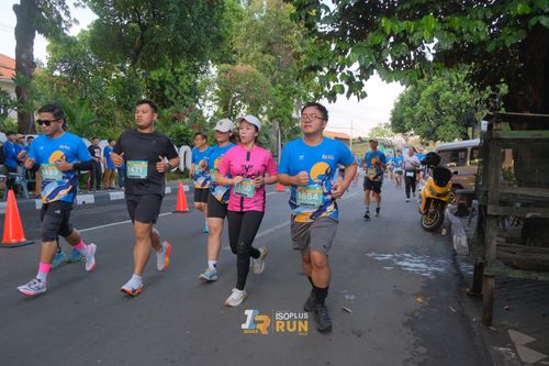 Race photo from Isoplus Run 2024 Surabaya