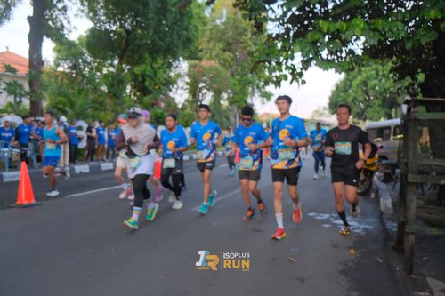 Race photo from Isoplus Run 2024 Surabaya