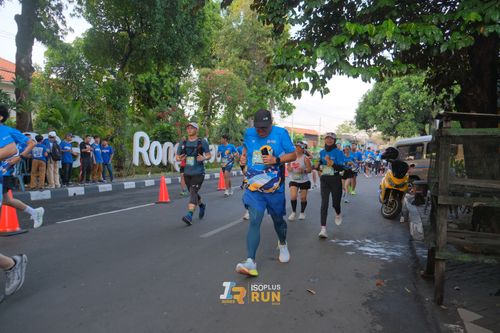 Race photo from Isoplus Run 2024 Surabaya