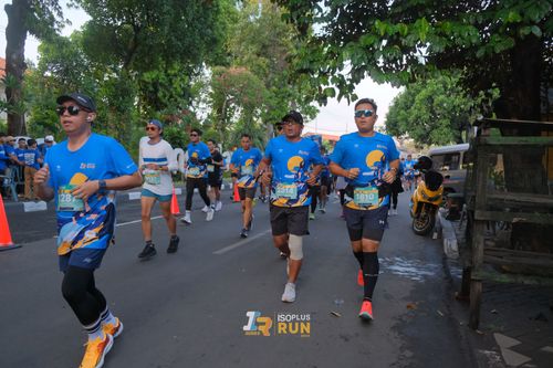 Race photo from Isoplus Run 2024 Surabaya