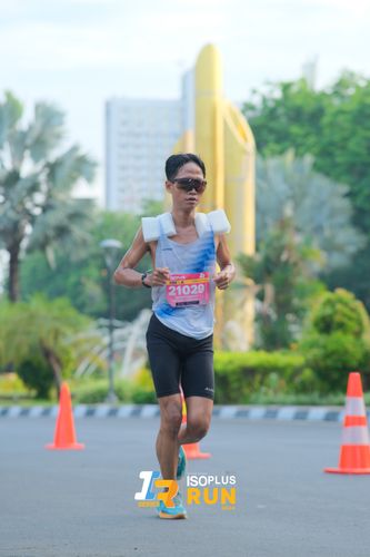 Race photo from Isoplus Run 2024 Surabaya