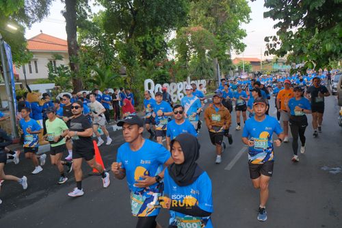 Race photo from Isoplus Run 2024 Surabaya