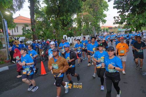 Race photo from Isoplus Run 2024 Surabaya