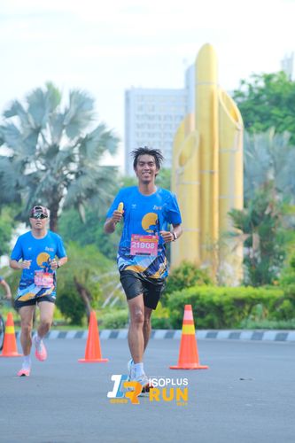 Race photo from Isoplus Run 2024 Surabaya