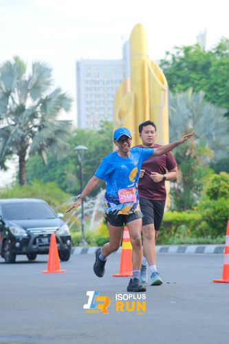 Race photo from Isoplus Run 2024 Surabaya
