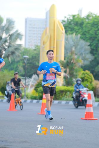 Race photo from Isoplus Run 2024 Surabaya