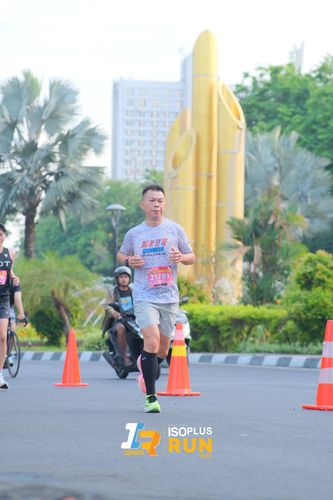 Race photo from Isoplus Run 2024 Surabaya
