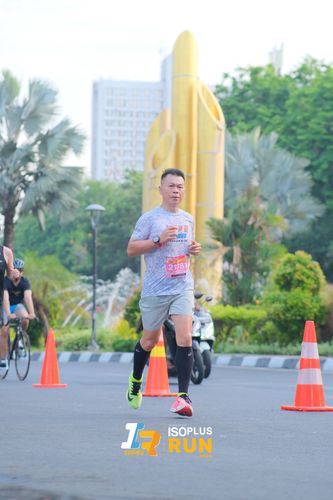 Race photo from Isoplus Run 2024 Surabaya