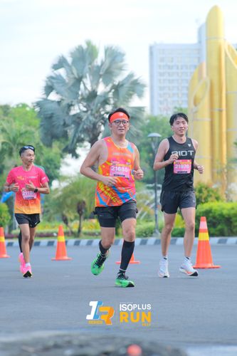 Race photo from Isoplus Run 2024 Surabaya